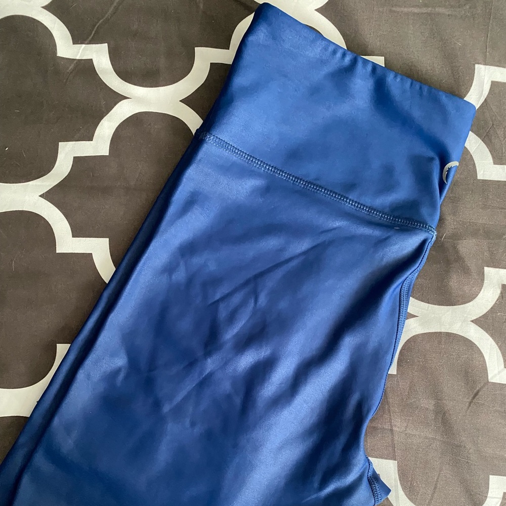 Zyia Metallic Blue leggings size 8/10 never worn